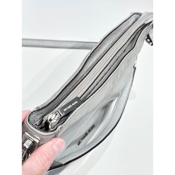 Michael Kors Brooke Gray Pebble Leather Crossbody Shoulder Bag Chain Medallion - Picture 9 of 13